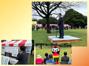 挨拶及び視察の様子、ポーズをとるホッチの写真