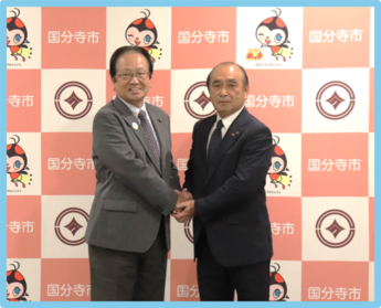 握手の様子